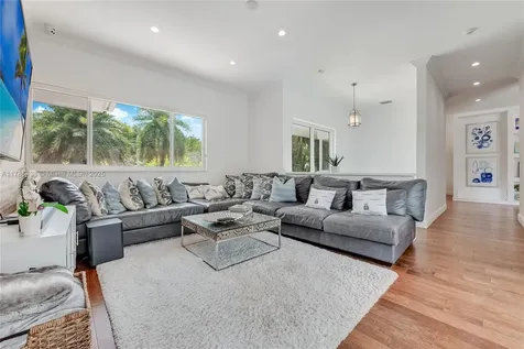 695 Bella Vista Avenue Coral Gables FL 33156