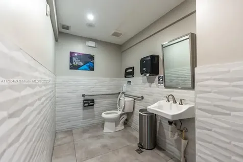 275 NE 18th St # Cu-2 Miami FL 33132