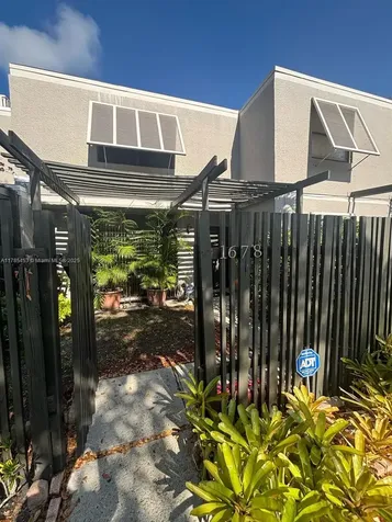 1678 NW 113th Way Pembroke Pines FL 33026
