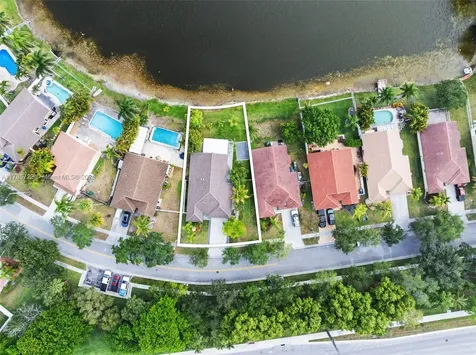 18506 NW 24th Place Pembroke Pines FL 33029
