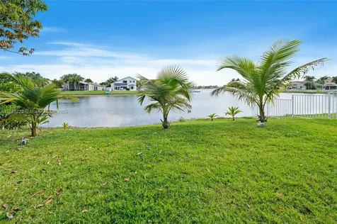 18506 NW 24th Place Pembroke Pines FL 33029