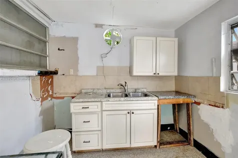 5890 E 2nd Avenue Hialeah FL 33013