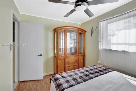 5249 SW 92nd Terrace Cooper City FL 33328