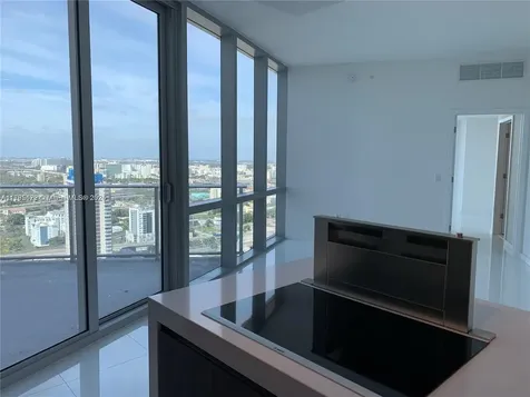 851 NE 1st Avenue Miami FL 33132