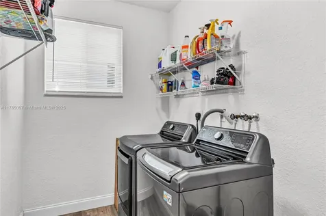1916 Aspen Lane Weston FL 33327