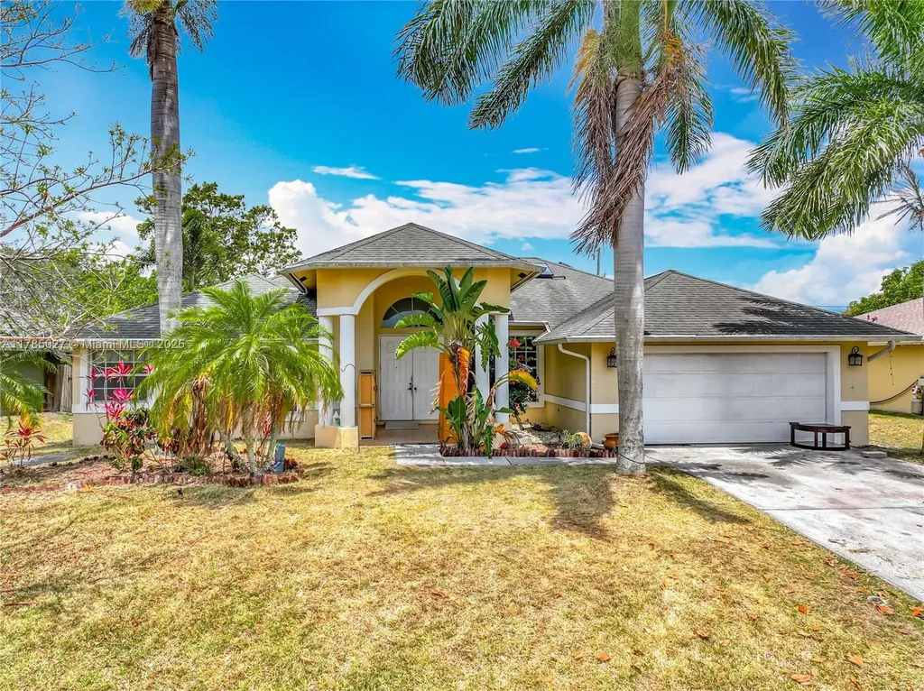 375 SW Dustin Avenue Port St. Lucie FL 34953
