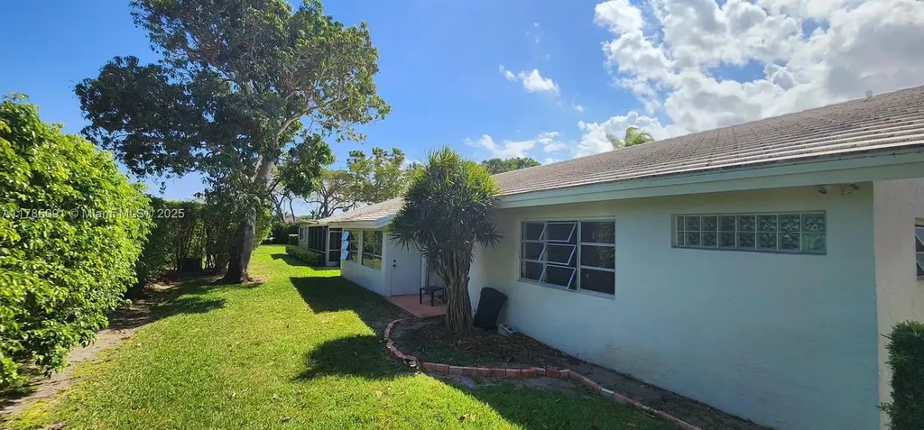 22310 Cameo Drive E Boca Raton FL 33433