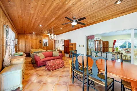 7132 SW 65th Avenue South Miami FL 33143