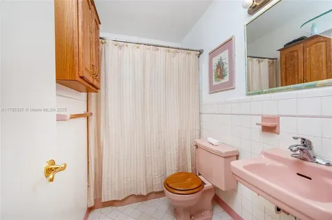 7132 SW 65th Avenue South Miami FL 33143