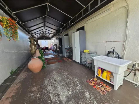 7418 W 32nd Court Hialeah FL 33018