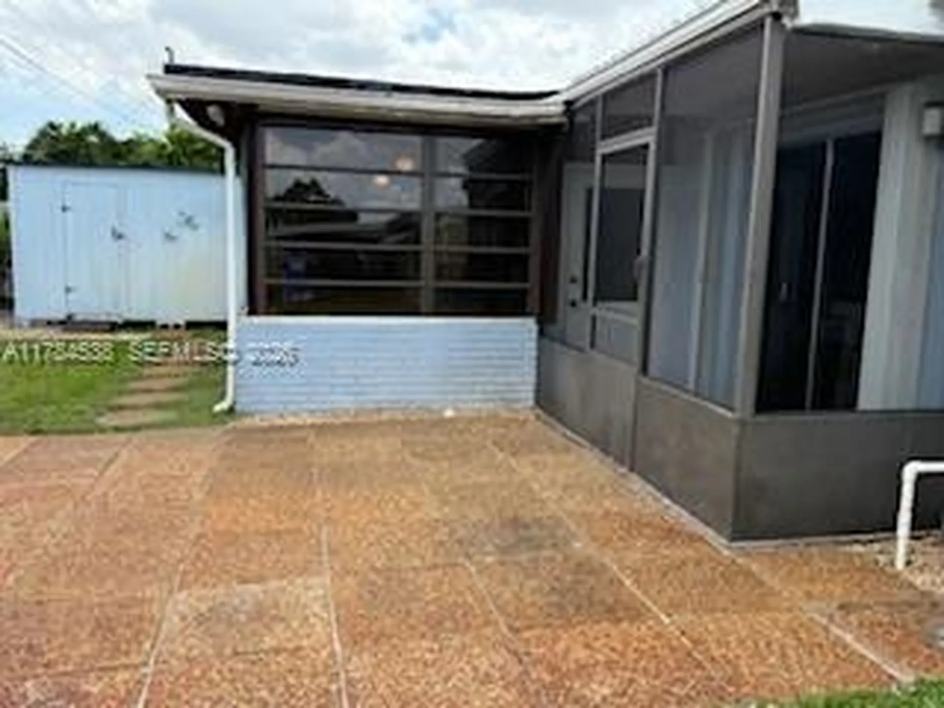 521 N 70th Way Hollywood FL 33024