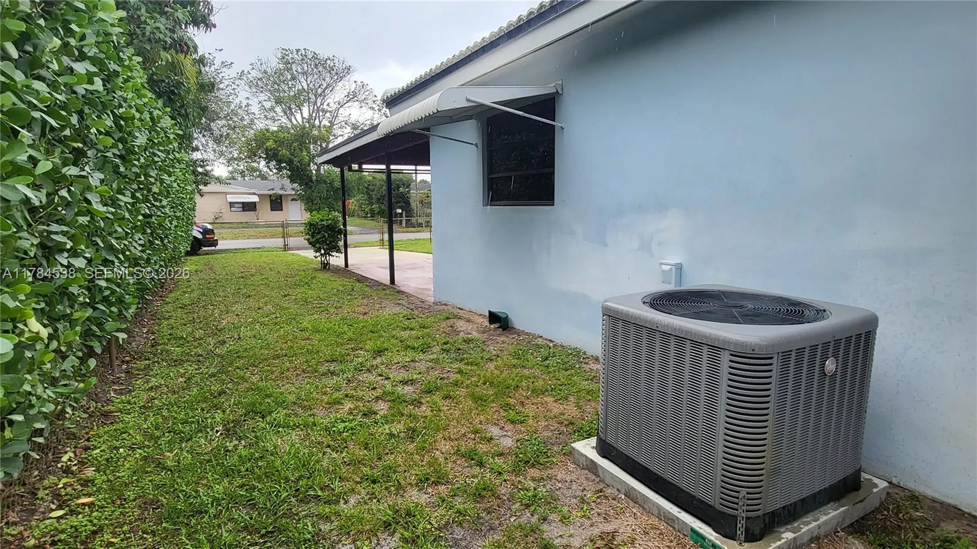 521 N 70th Way Hollywood FL 33024