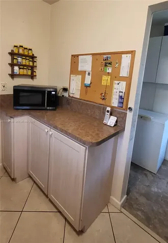 521 N 70th Way Hollywood FL 33024