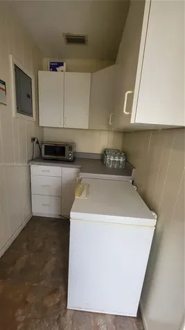 521 N 70th Way Hollywood FL 33024