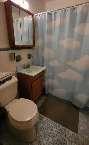 521 N 70th Way Hollywood FL 33024