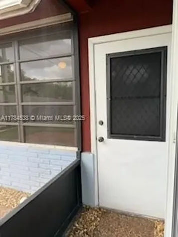521 N 70th Way Hollywood FL 33024