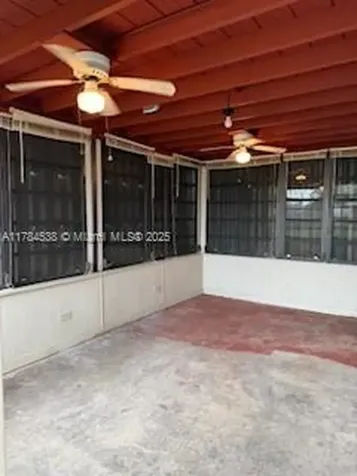 521 N 70th Way Hollywood FL 33024