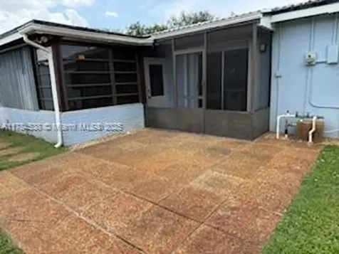 521 N 70th Way Hollywood FL 33024