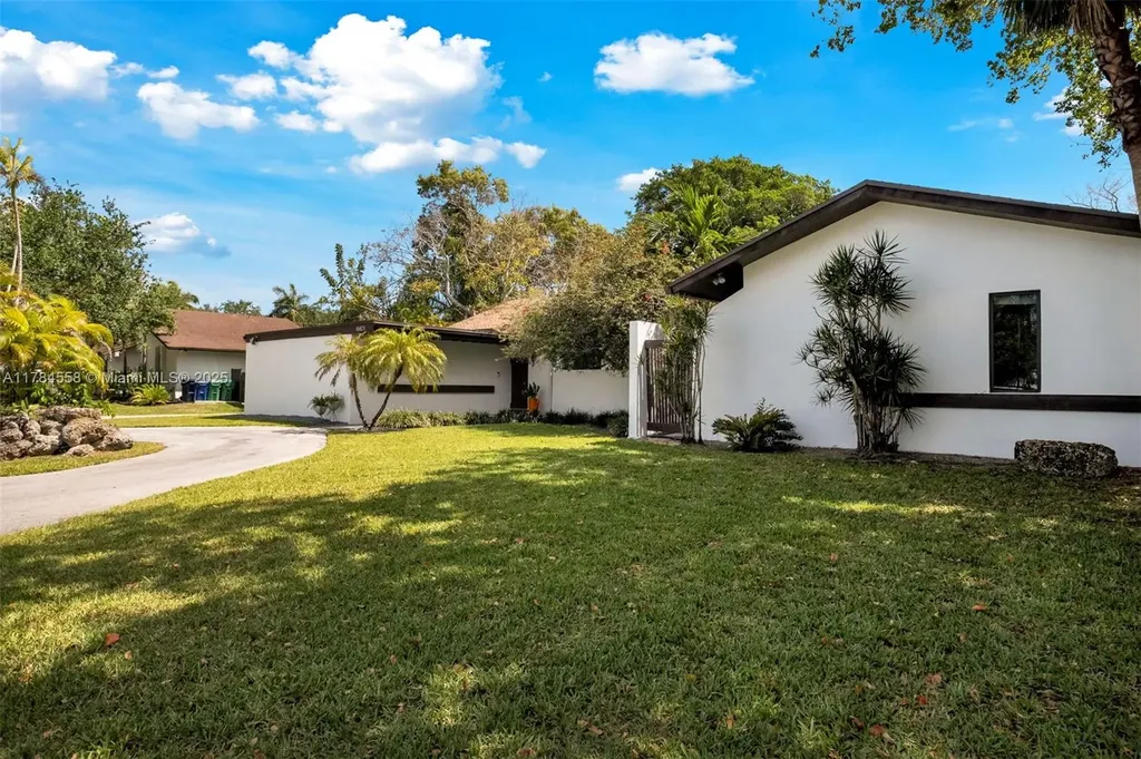 16821 SW 83rd Avenue Palmetto Bay FL 33157