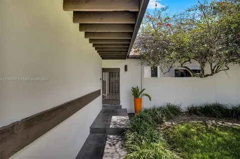 16821 SW 83rd Avenue Palmetto Bay FL 33157