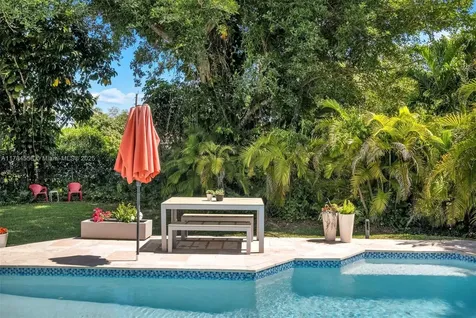 16821 SW 83rd Avenue Palmetto Bay FL 33157