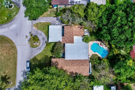 16821 SW 83rd Avenue Palmetto Bay FL 33157