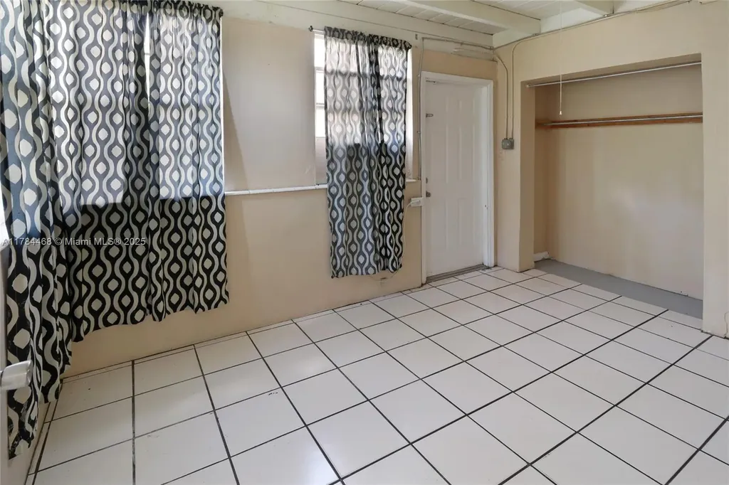 723 NW 15th Way Fort Lauderdale FL 33311