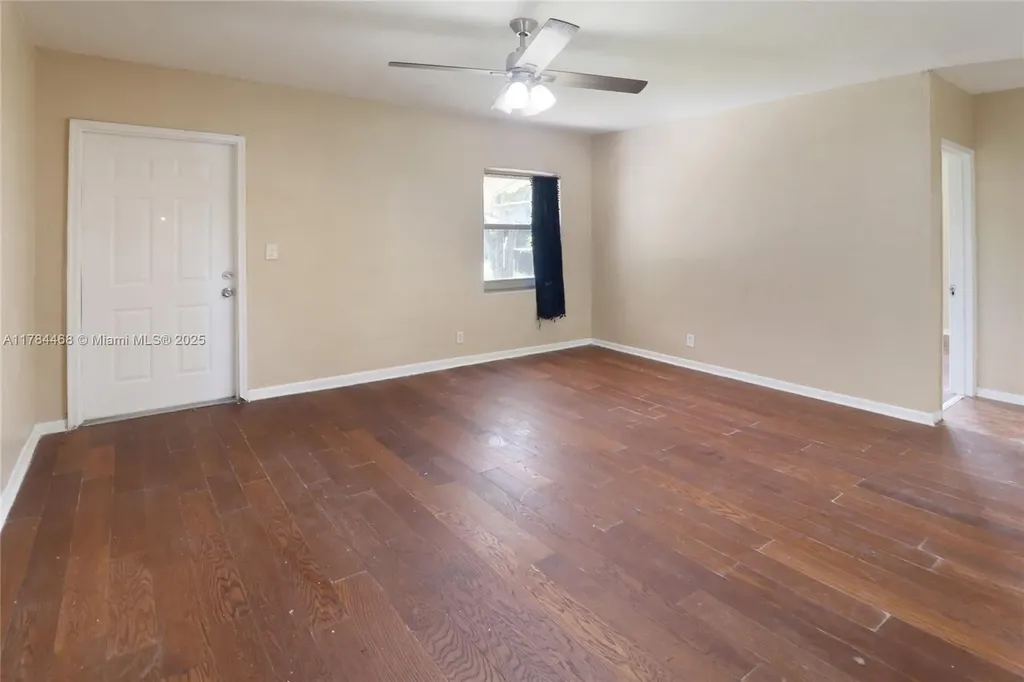 723 NW 15th Way Fort Lauderdale FL 33311