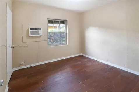 723 NW 15th Way Fort Lauderdale FL 33311