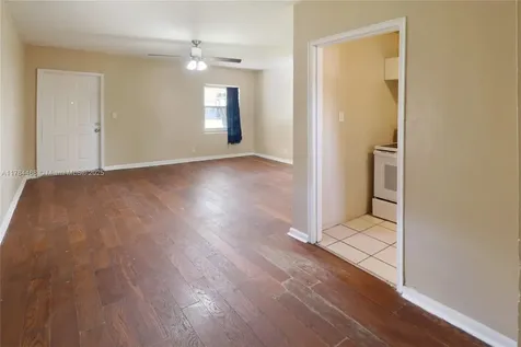 723 NW 15th Way Fort Lauderdale FL 33311