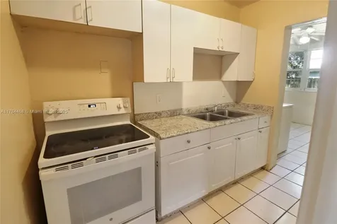 723 NW 15th Way Fort Lauderdale FL 33311