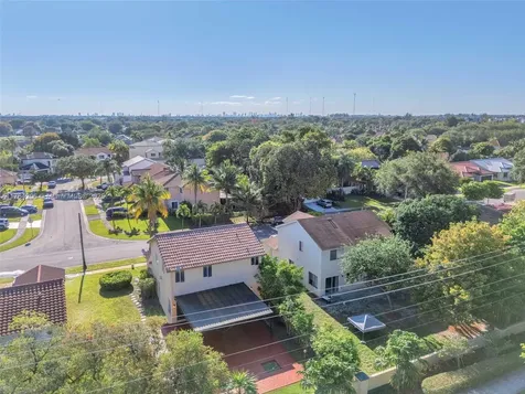 1300 SW 88th Way Pembroke Pines FL 33025