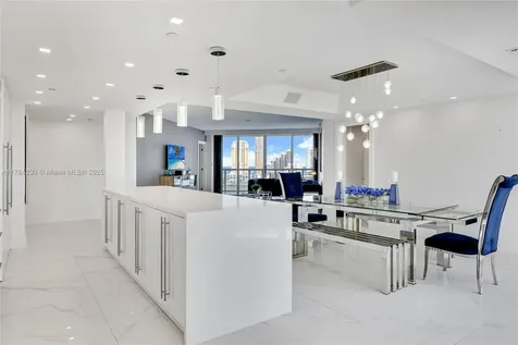 4000 Island Boulevard Aventura FL 33160