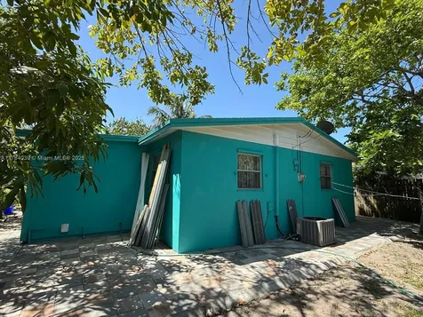 1128 W 6th Street Riviera Beach FL 33404