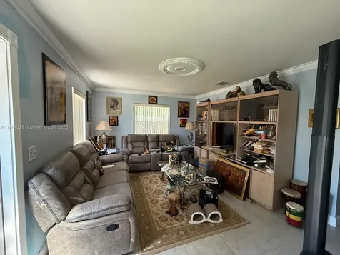 1128 W 6th Street Riviera Beach FL 33404