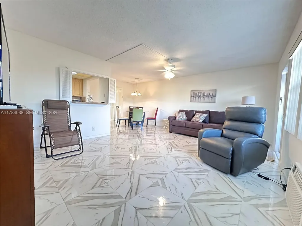 569 N Fanshaw N Boca Raton FL 33434