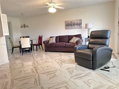 569 N Fanshaw N Boca Raton FL 33434