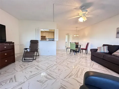 569 N Fanshaw N Boca Raton FL 33434