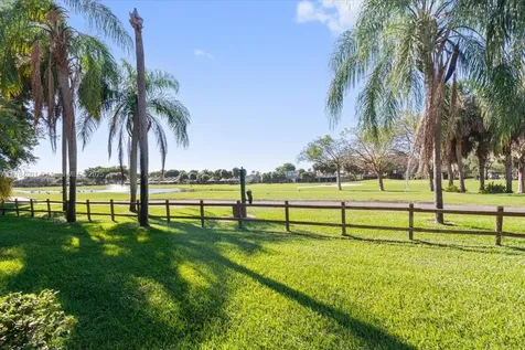 1660 W Golfview Drive Pembroke Pines FL 33026