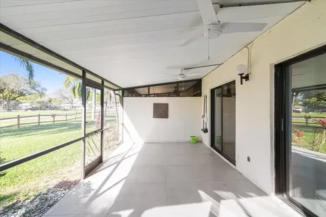1660 W Golfview Drive Pembroke Pines FL 33026