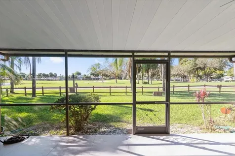 1660 W Golfview Drive Pembroke Pines FL 33026