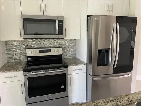 1660 W Golfview Drive Pembroke Pines FL 33026