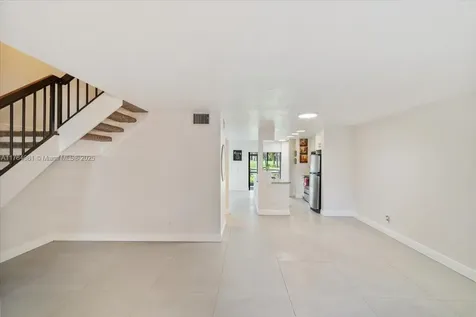1660 W Golfview Drive Pembroke Pines FL 33026
