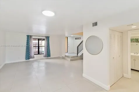 1660 W Golfview Drive Pembroke Pines FL 33026
