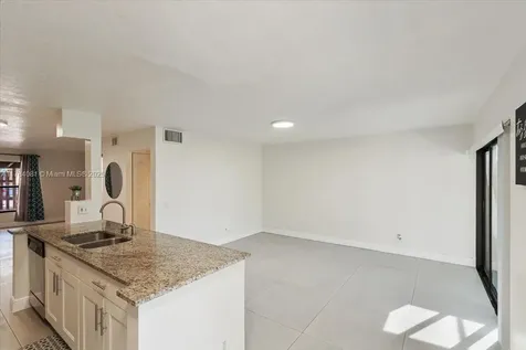 1660 W Golfview Drive Pembroke Pines FL 33026