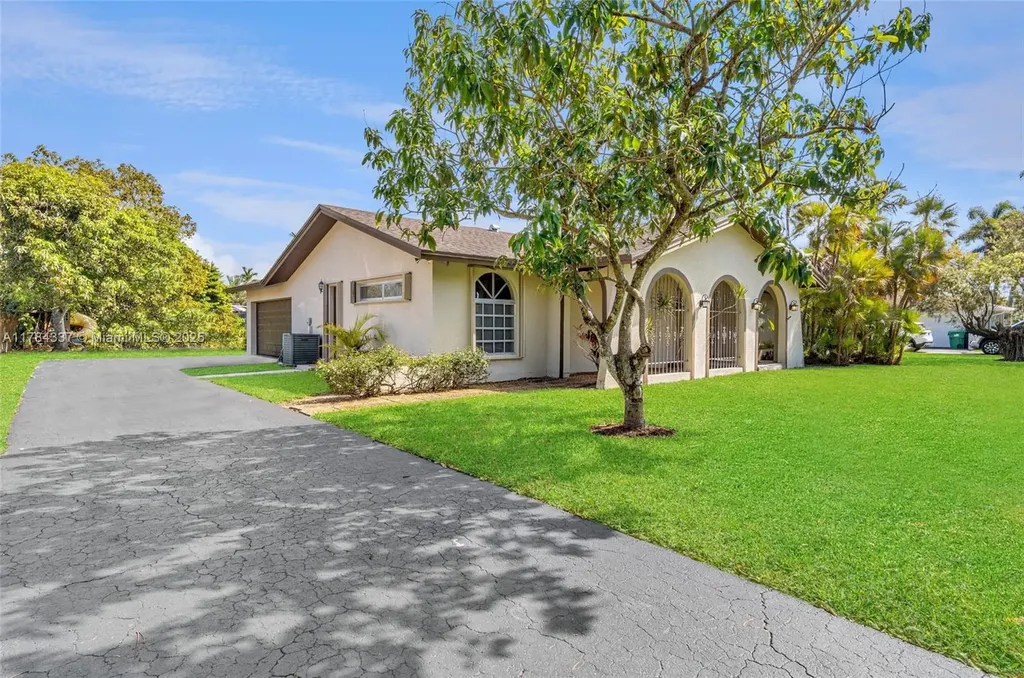 8941 SW 176th Street Palmetto Bay FL 33157