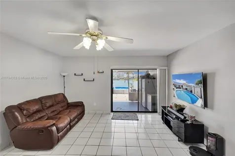 7024 W 17th Court Hialeah FL 33014