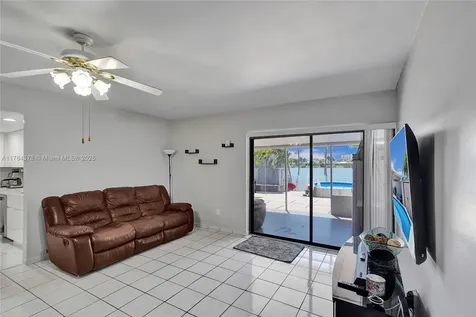 7024 W 17th Court Hialeah FL 33014