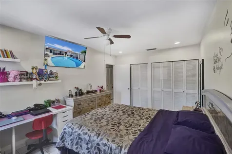7024 W 17th Court Hialeah FL 33014