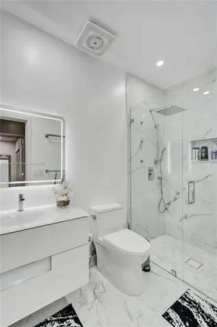 7024 W 17th Court Hialeah FL 33014
